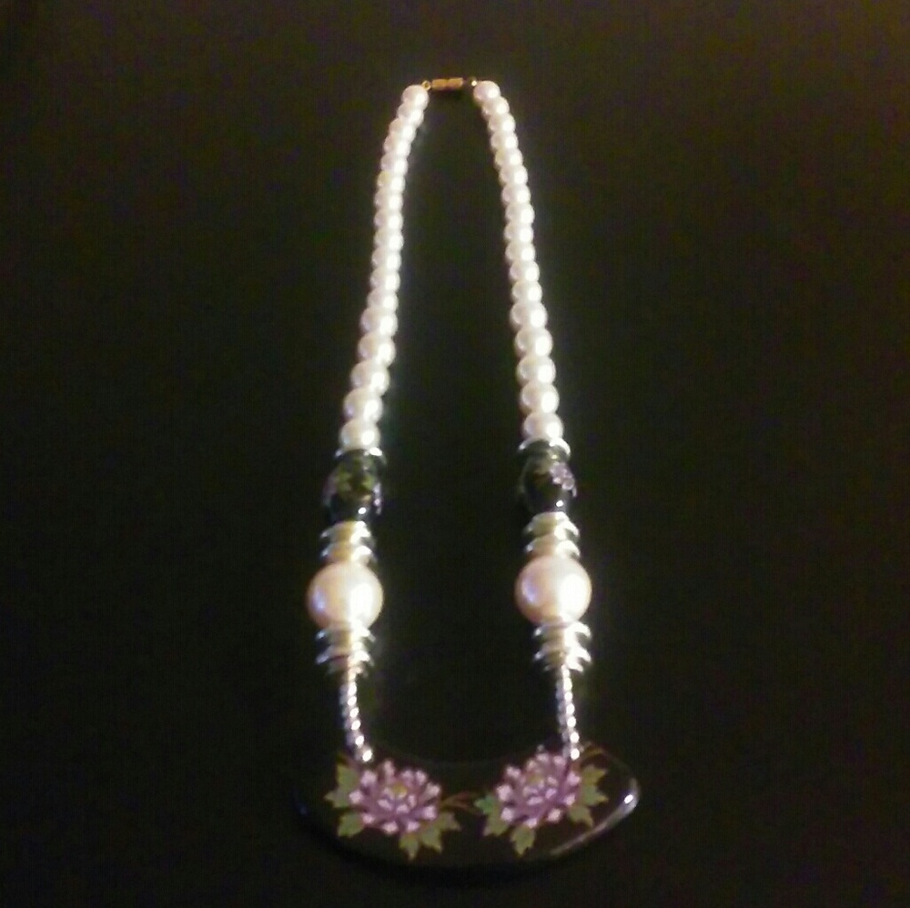 VINTAGE CLOISONNE & FAUX PEARL PENDANT NECKLACE